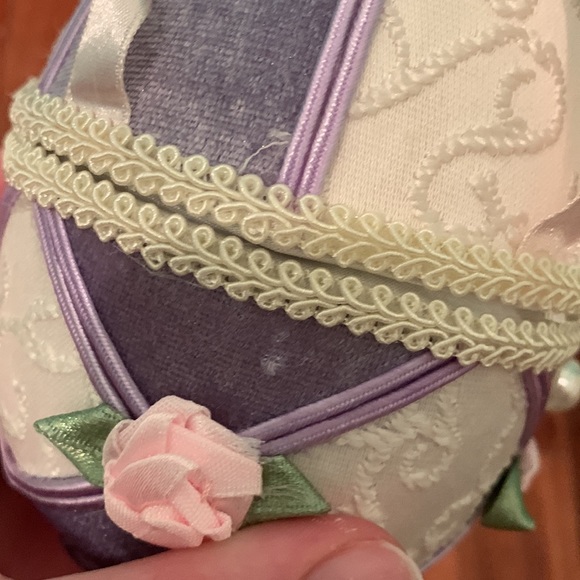 Timeless Treasures Purple and White Decorative Egg Box - Picture 3 of 7